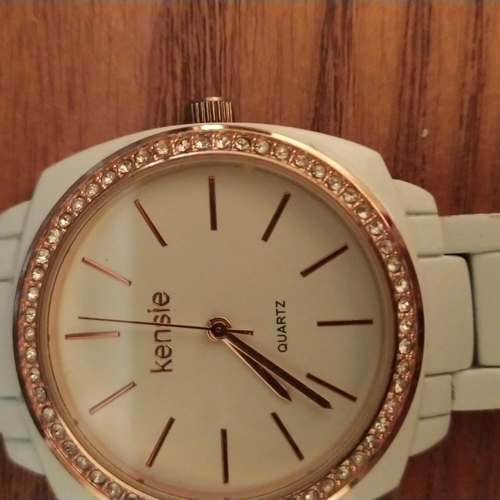 Watch - Picture 3 of 5